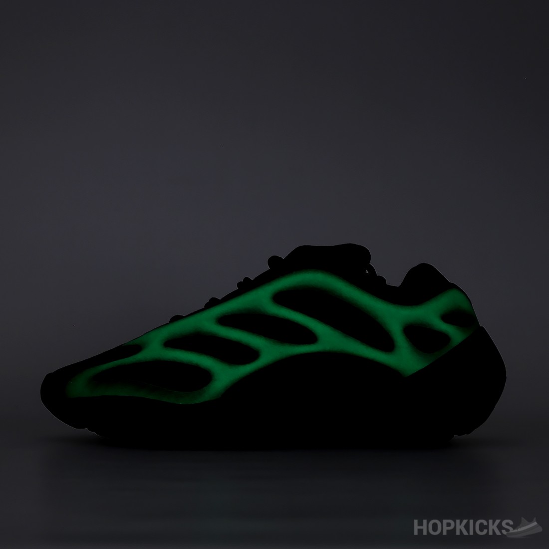 Yeezy 700 price in pakistan new arrivals